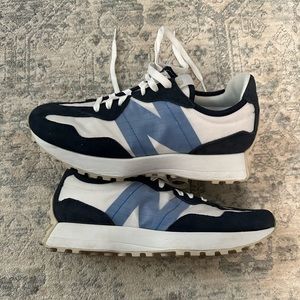 New Balance 327 Unisex W 8.5 M 7 Navy and White